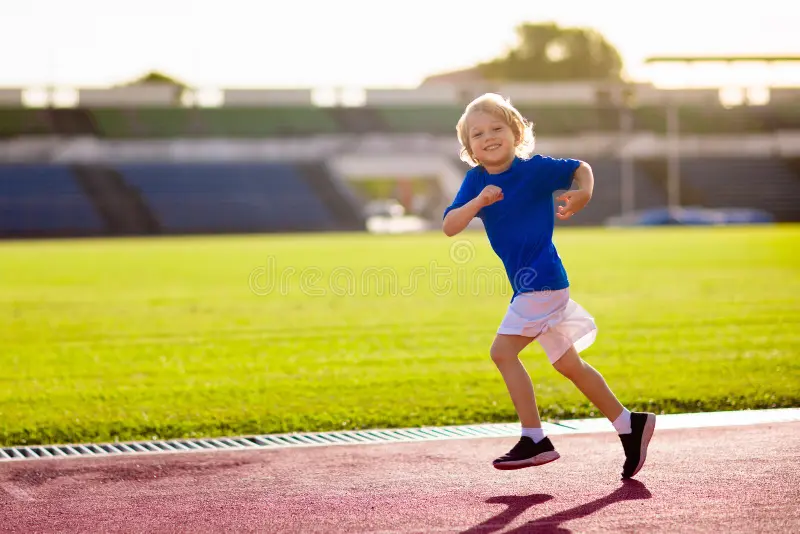 高二少女篮球场上炸翻全场自述答案只有努力
